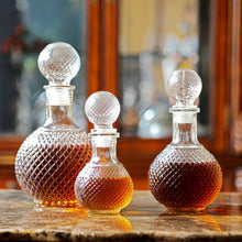 Load image into Gallery viewer, Classic Round Whiskey Decanter with Diamond pattern
